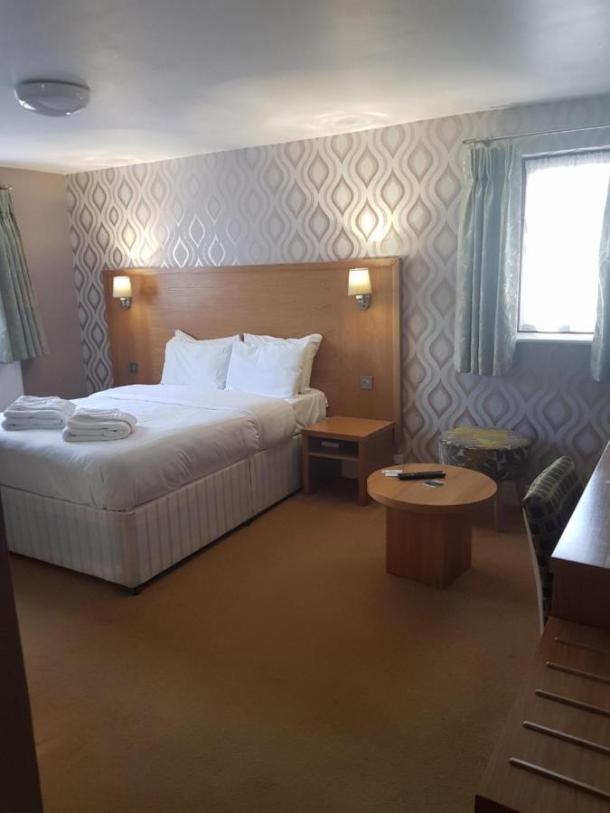 Marsh Farm Hotel سويندون المظهر الخارجي الصورة
