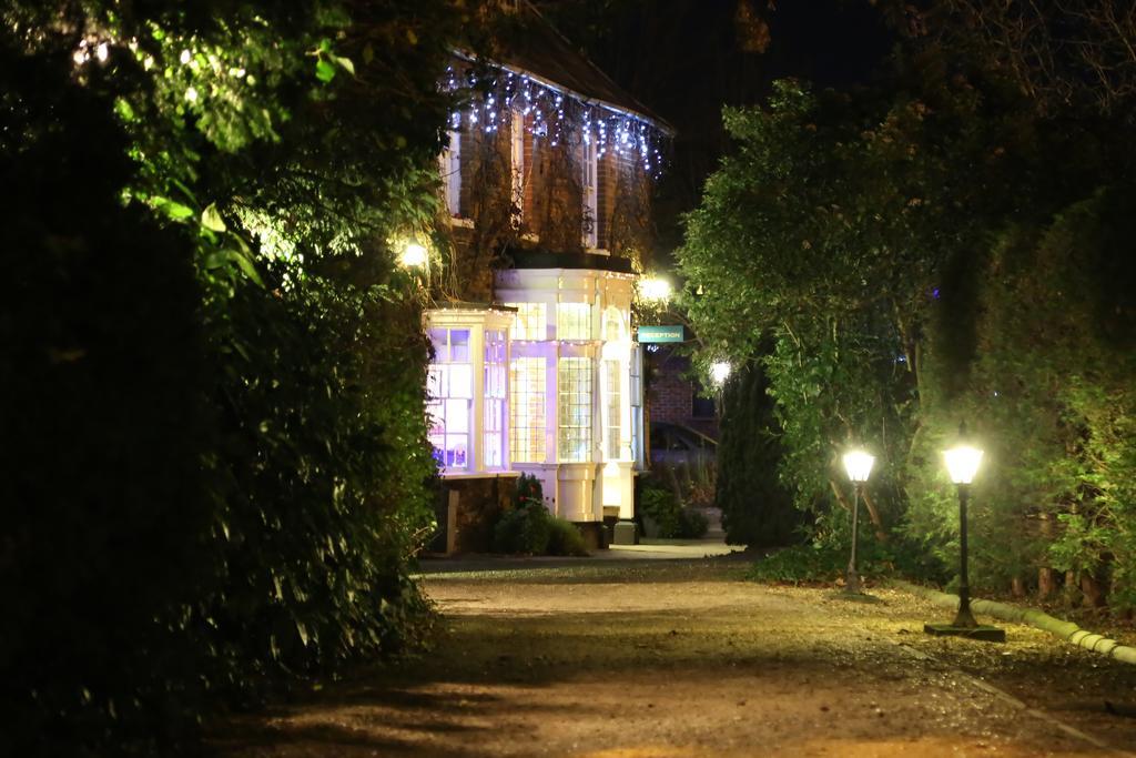 Marsh Farm Hotel سويندون المظهر الخارجي الصورة
