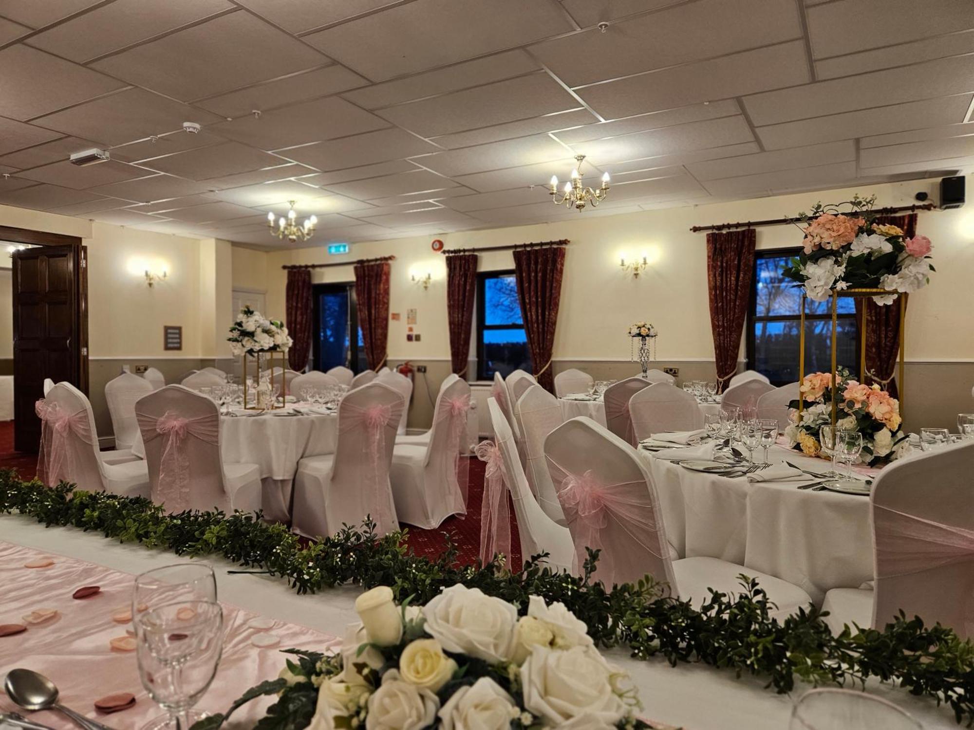 Marsh Farm Hotel سويندون المظهر الخارجي الصورة