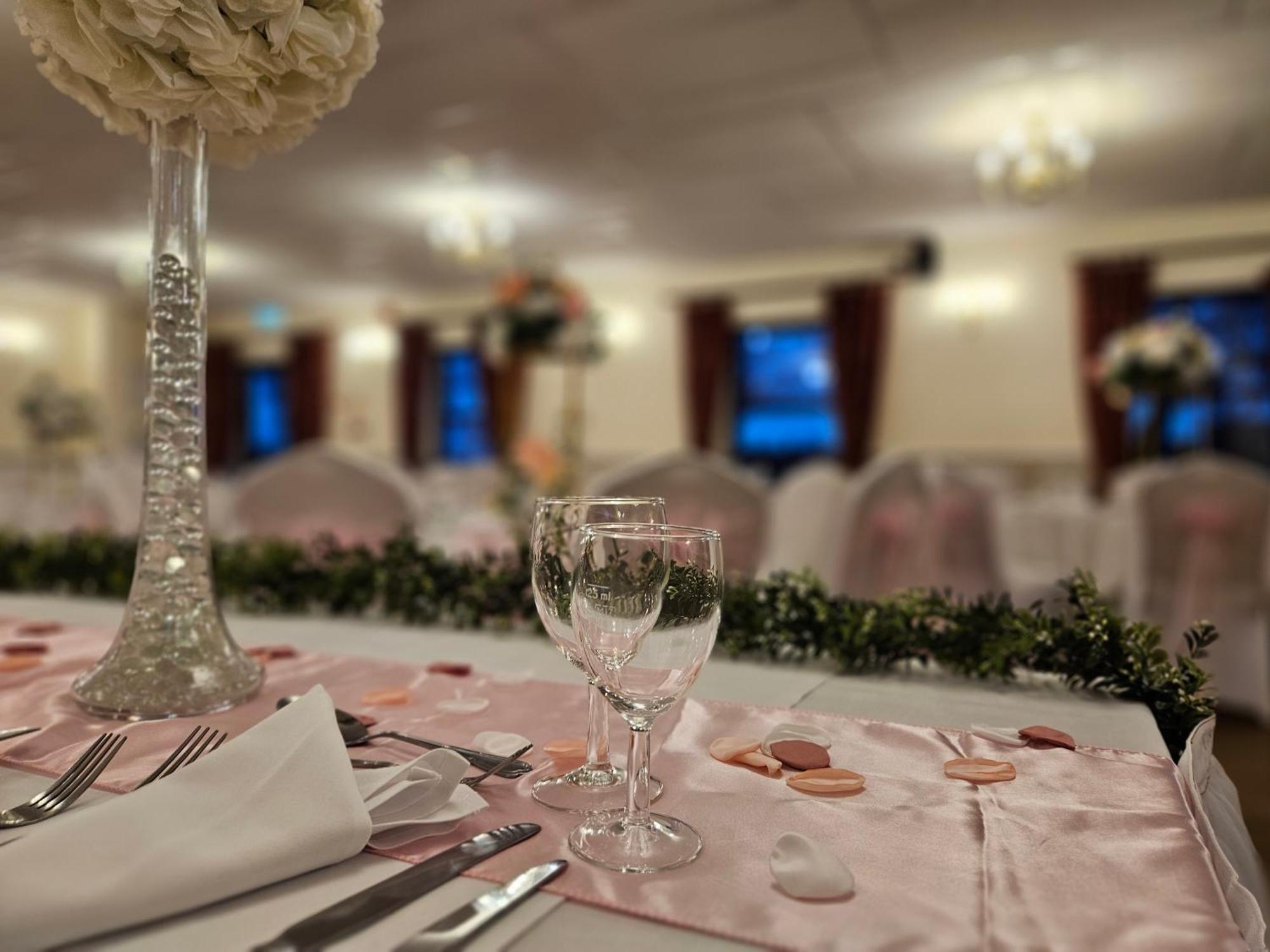 Marsh Farm Hotel سويندون المظهر الخارجي الصورة