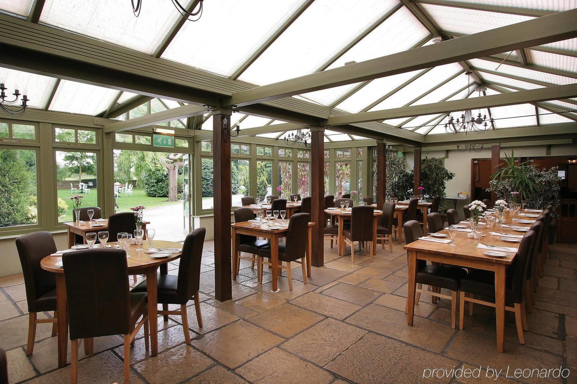 Marsh Farm Hotel سويندون المطعم الصورة